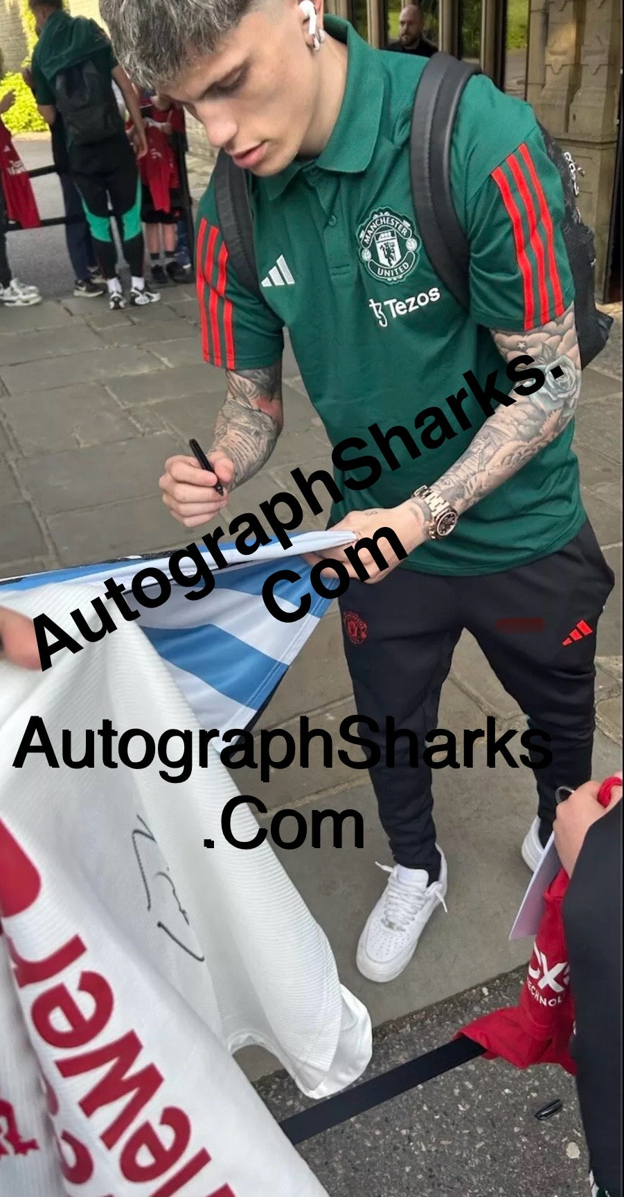 Signed Framed Alejandro Garnacho Manchester United 23/24 3rd Shirt With Exclusive Artwork