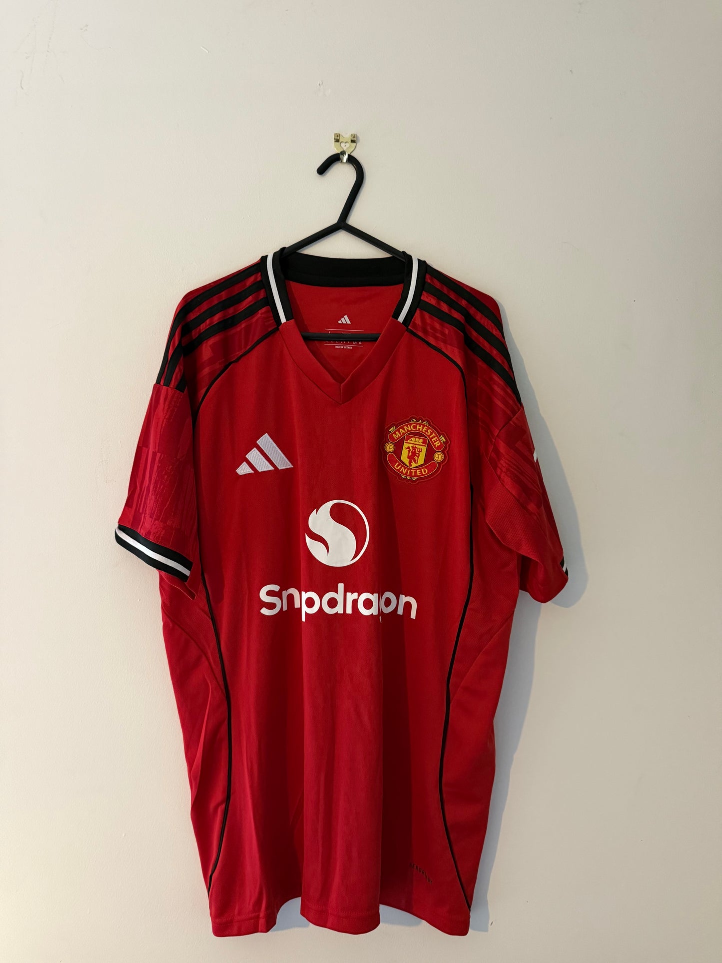 Signed Matheus Cunha Manchester United 25/26 Home Shirt (Club Numbers)