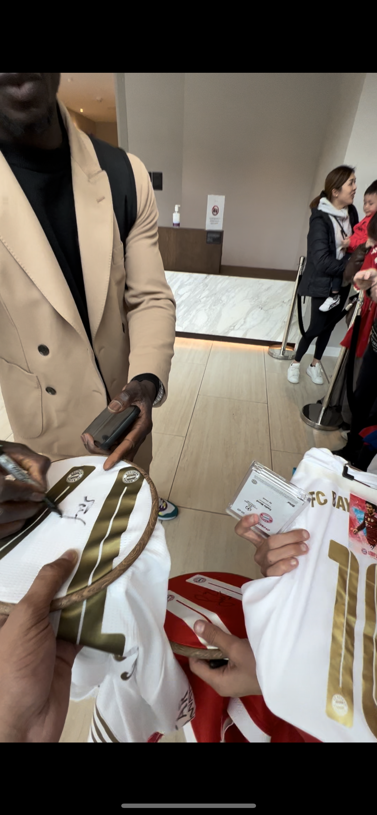 Signed Sadio Mane Bayern Munich Player’s Version Away Shirt