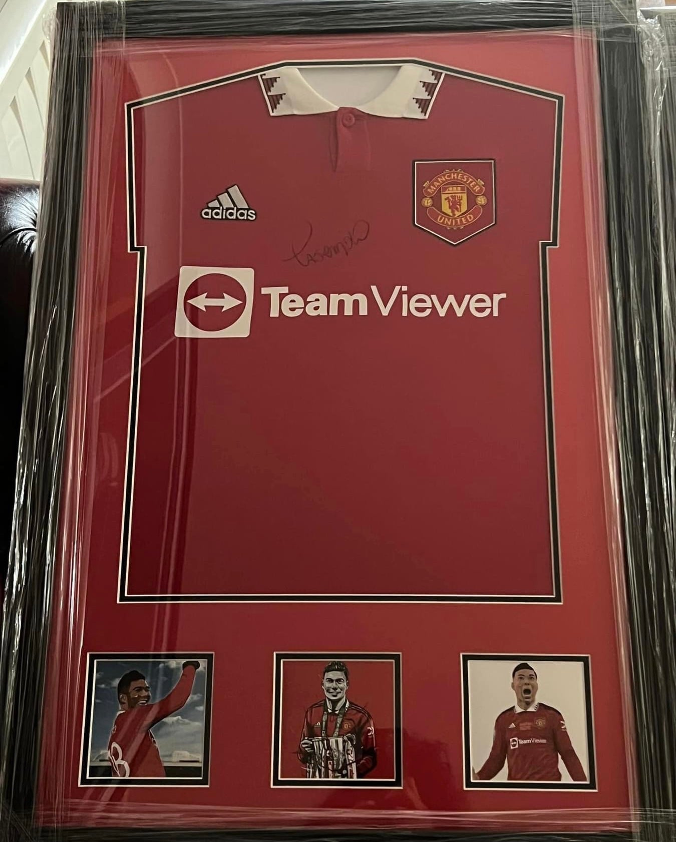 Signed Framed Casemiro Manchester United Home Shirt