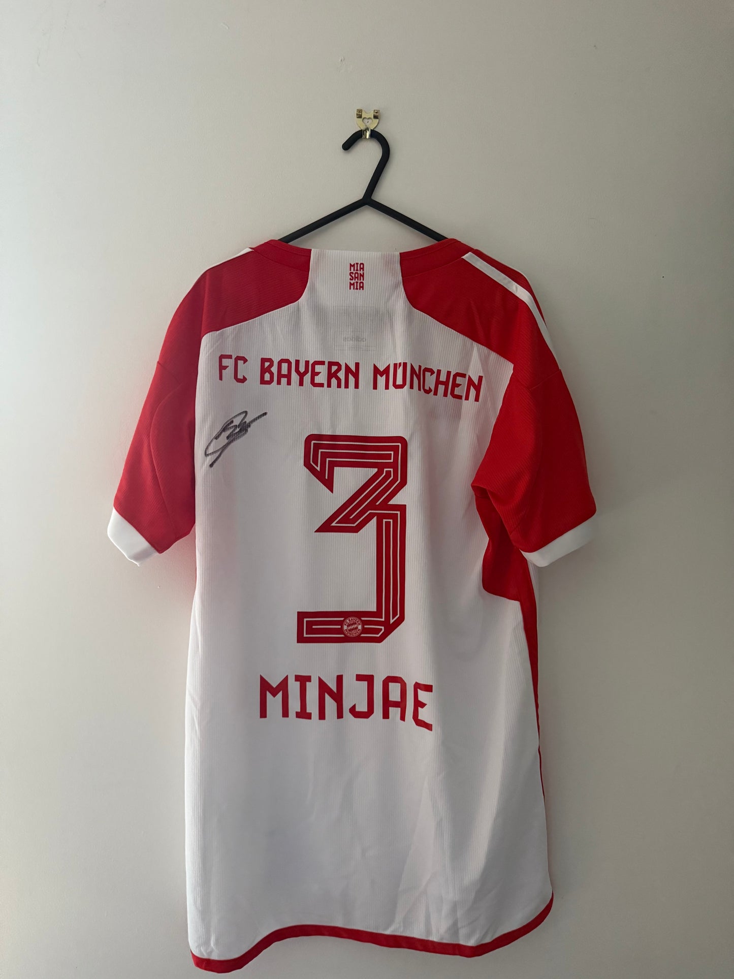 Signed Kim Min-jae Bayern Munich Home Shirt